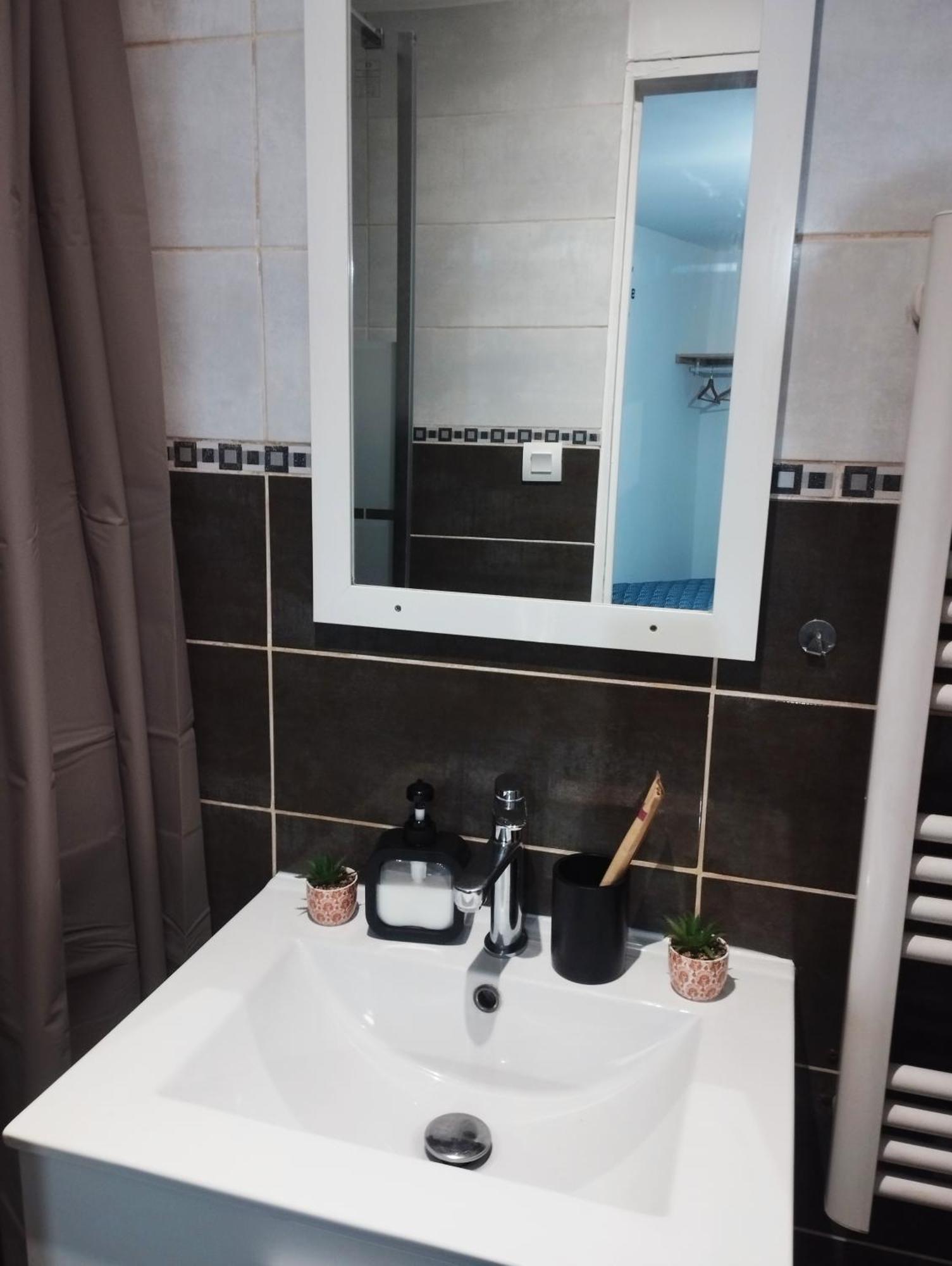 Appartement Avec Cour Plein Centre Foix Exterior photo